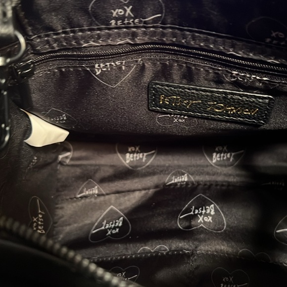 Betsey Johnson NWT Black Paris Dual Handle Crossbody & Pink Hearts Cosmetic Bag - Picture 9 of 11